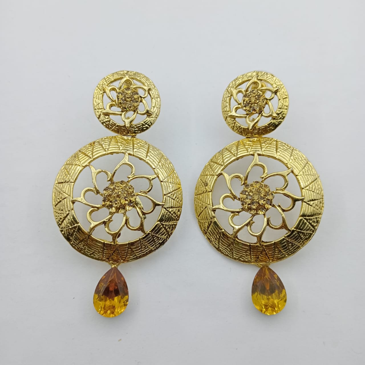 Women's Dangling Earrings With Stone ( Golden)